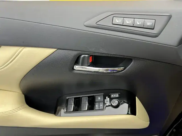 Toyota Alphard — Фото автомобиля 9
