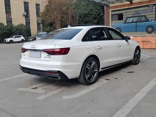 Audi A4L — Фото автомобиля 16