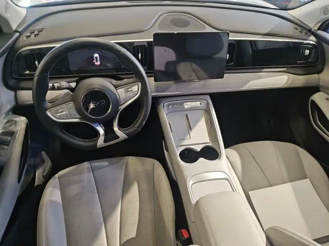 BYD Sealion 05 EV — Фото автомобиля 9