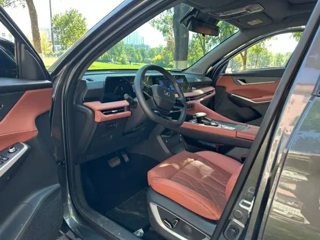 Changan CS75 Plus — Фото автомобиля 10
