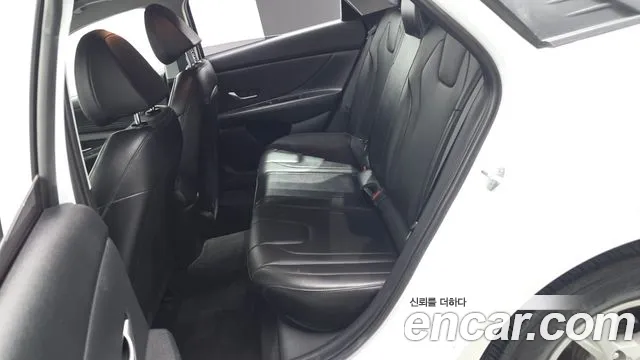 Hyundai AVANTE Avante (CN7) — Фото автомобиля 12