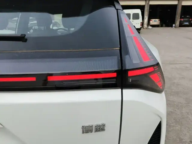 Geely Boyue — Фото автомобиля 7