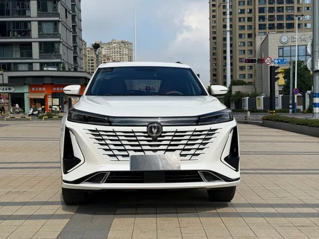 Changan CS75 Plus — Фото автомобиля 2