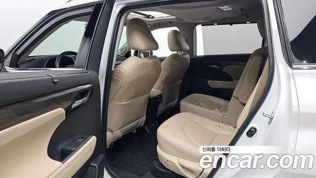 Toyota Highlander 4th Gen — Фото автомобиля 12