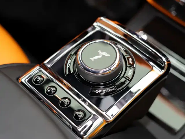 Rolls-Royce Phantom — Фото автомобиля 22