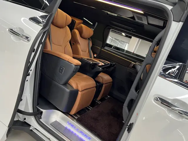 Toyota Vellfire — Фото автомобиля 14