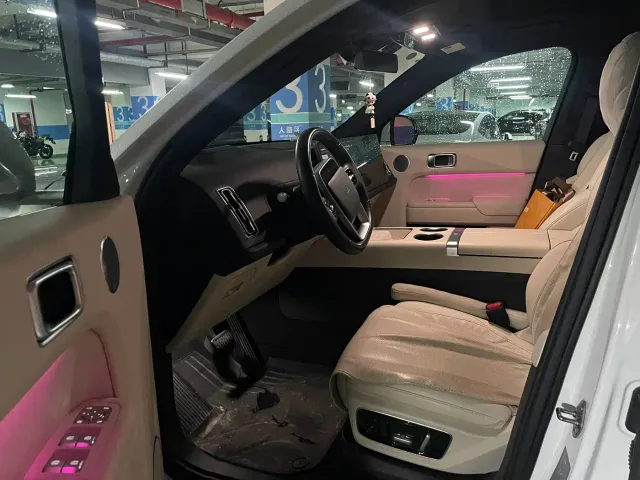 Li Auto L7 — Фото автомобиля 3
