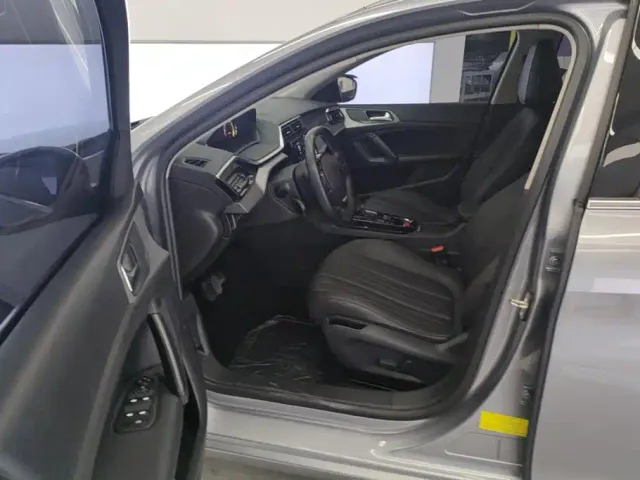 Peugeot 408 — Фото автомобиля 9