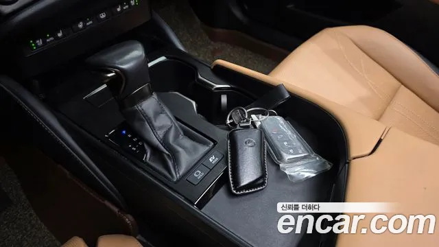 Lexus ES 7th Gen — Фото автомобиля 12