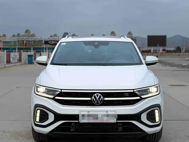 Volkswagen T-Roc — Фото автомобиля 2