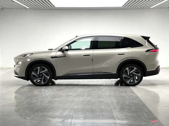 Buick Zhijing E7 — Фото автомобиля 7