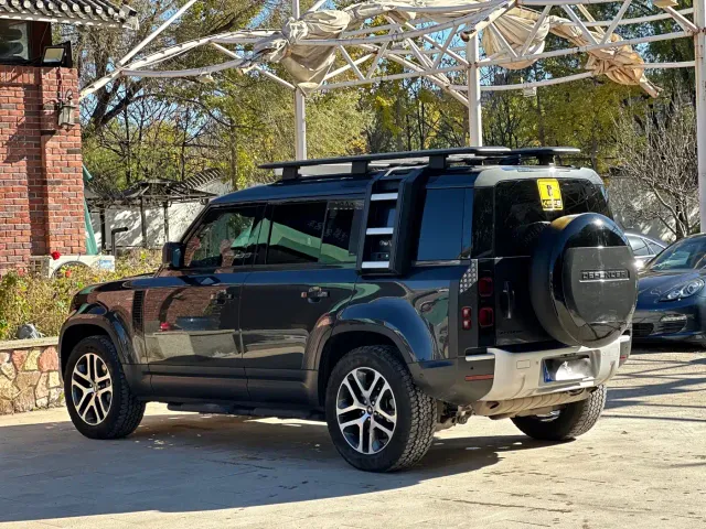 Land Rover Defender — Фото автомобиля 4
