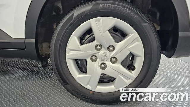 Hyundai Venue — Фото автомобиля 6