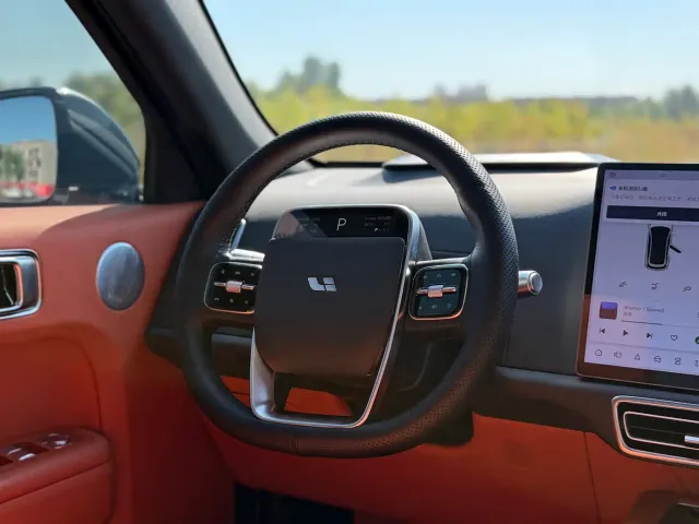 Li Auto L7 — Фото автомобиля 17