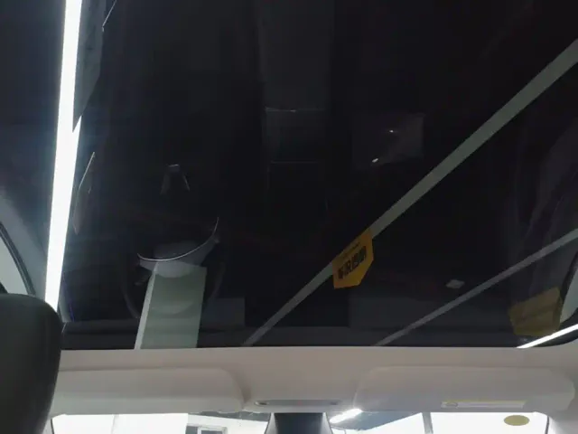 Tesla Model Y — Фото автомобиля 17