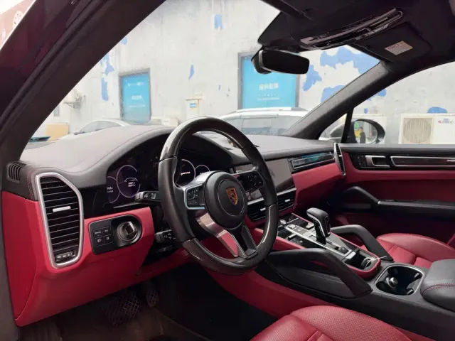 Porsche Cayenne — Фото автомобиля 6