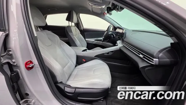 Hyundai Avante CN7 — Фото автомобиля 10