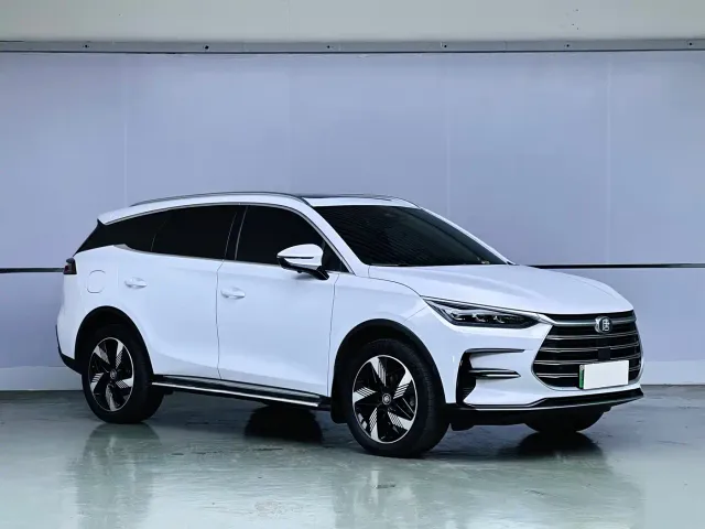 BYD Tang — Фото автомобиля 3