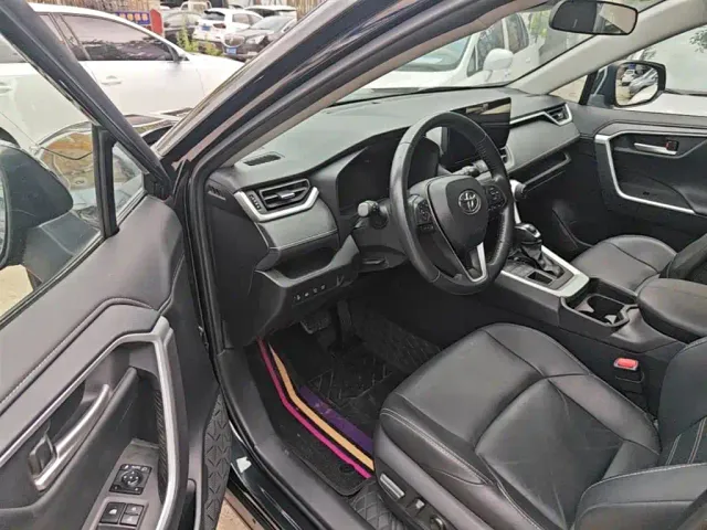 Toyota Wildlander — Фото автомобиля 15