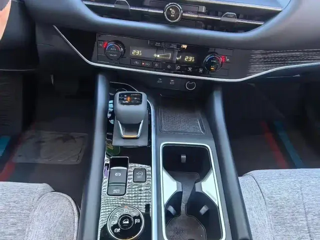 Nissan Terra — Фото автомобиля 13