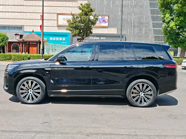 Denza N9 — Фото автомобиля 6