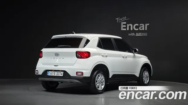 Hyundai Venue — Фото автомобиля 2