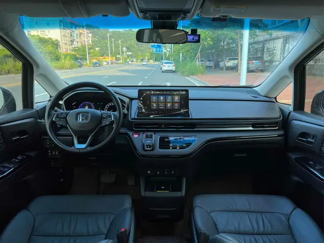 Honda Elysion — Фото автомобиля 9