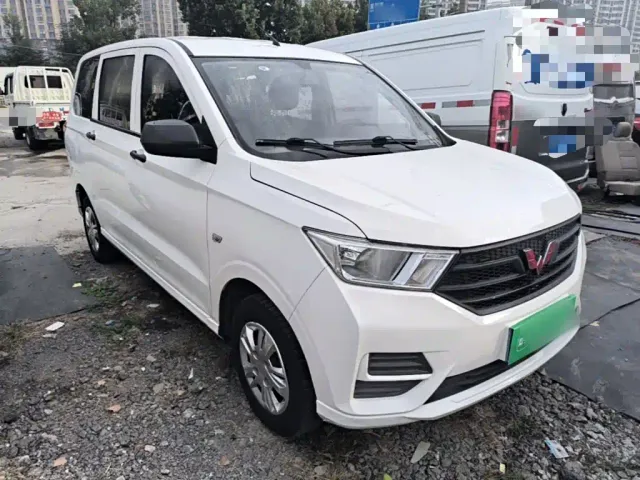 Wuling Hongguang — Фото автомобиля 3