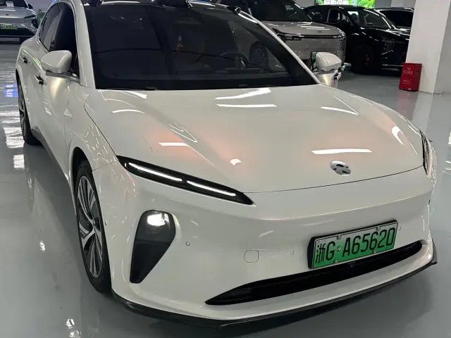Nio ET5 — Фото автомобиля 3