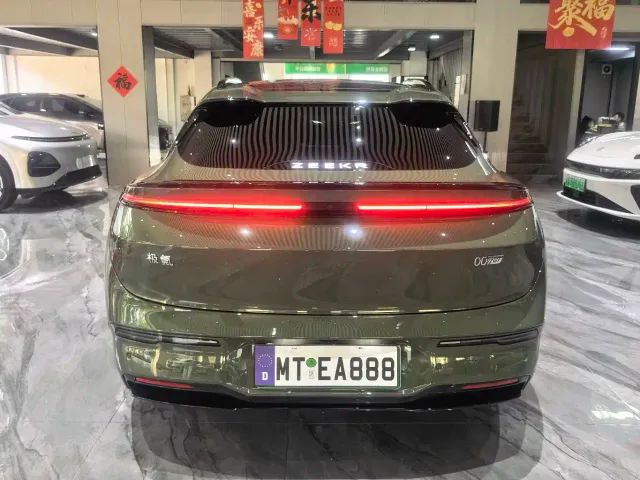 Zeekr 007 GT — Фото автомобиля 25