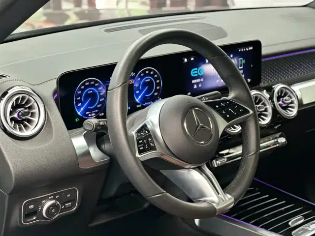 Mercedes-Benz EQB — Фото автомобиля 7