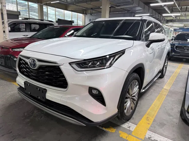 Фотография автомобиля — Toyota Highlander