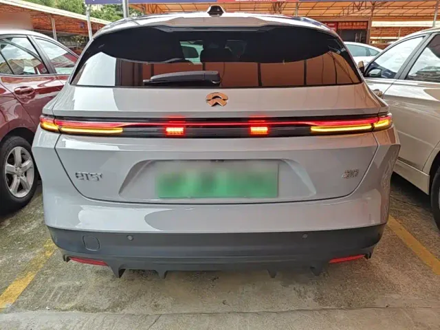 Nio ET5 Touring — Фото автомобиля 5