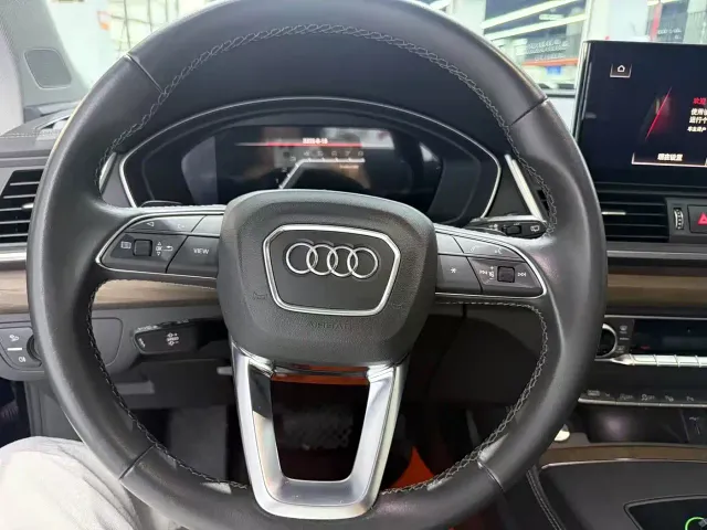 Audi Q5L — Фото автомобиля 5