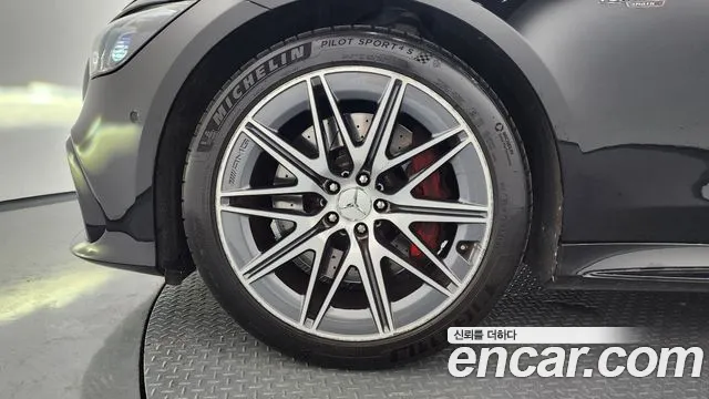 Mercedes-Benz AMG GT 4 двери 43 4MATIC+ — Фото автомобиля 4