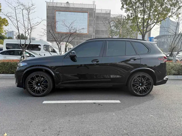 BMW X5 M — Фото автомобиля 10