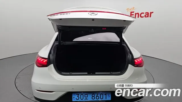 Mercedes-Benz EQE — Фото автомобиля 20