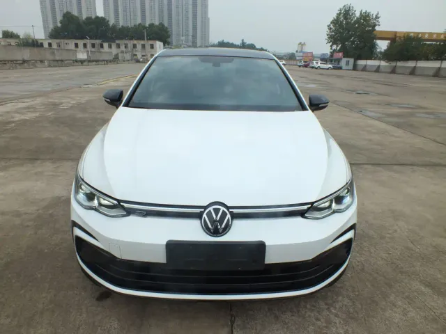 Volkswagen Golf — Фото автомобиля 3