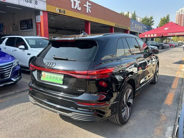 Audi Q5 e-tron — Фото автомобиля 4