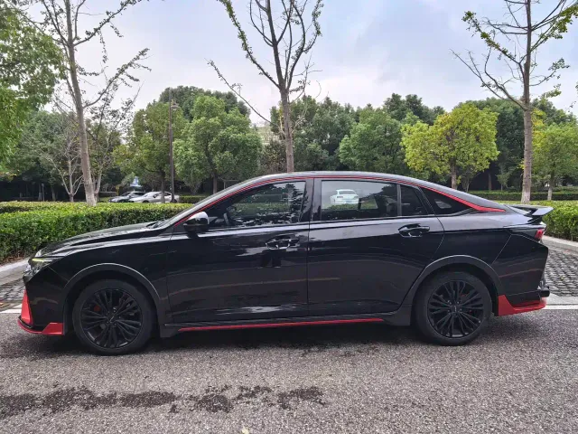 Dongfeng Yixuan MAX — Фото автомобиля 3