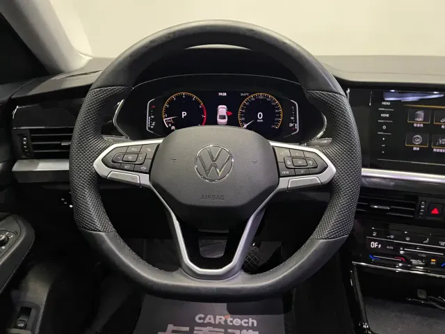 Volkswagen Passat — Фото автомобиля 28