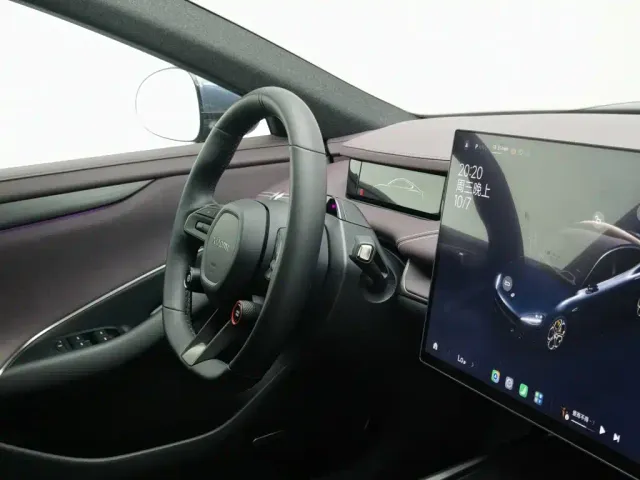Xiaomi SU7 — Фото автомобиля 22