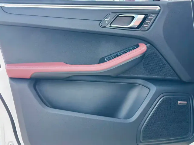 Porsche Macan — Фото автомобиля 8