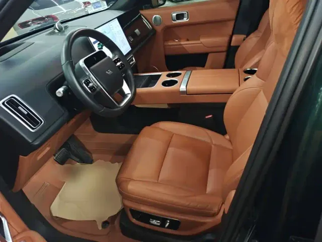 Li Auto L9 — Фото автомобиля 14