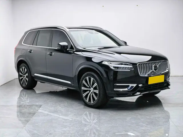 Volvo XC90 — Фото автомобиля 6