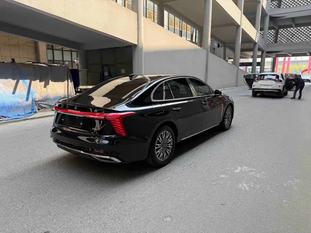 Hongqi H5 — Фото автомобиля 6