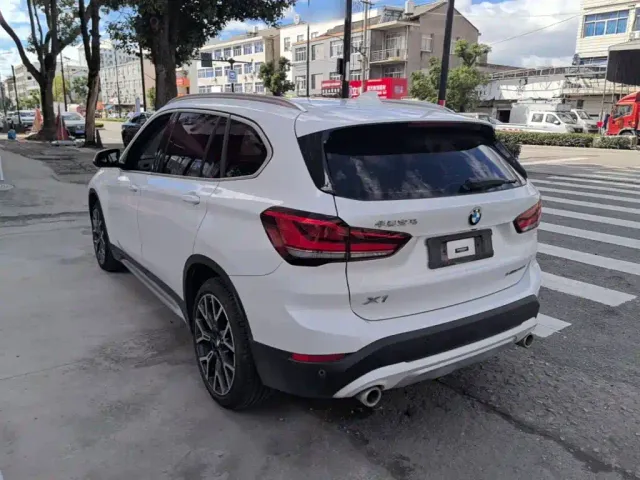BMW X1 — Фото автомобиля 4