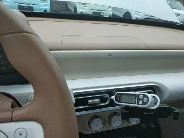 Wuling Hongguang Mini EV — Фото автомобиля 12