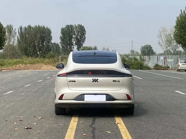IM Motors LS6 — Фото автомобиля 8