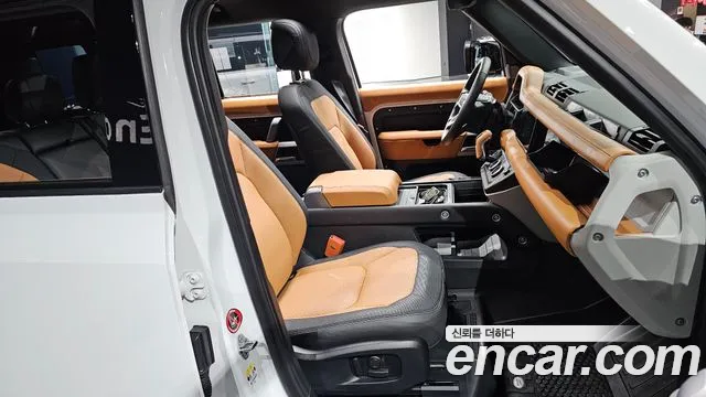 Land Rover Defender — Фото автомобиля 19